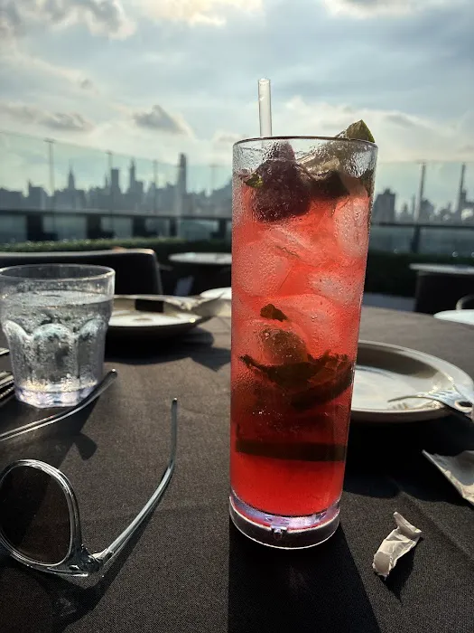 Vista Sky Lounge Picture 2