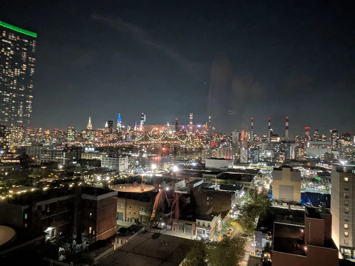 Vista Sky Lounge Picture 8