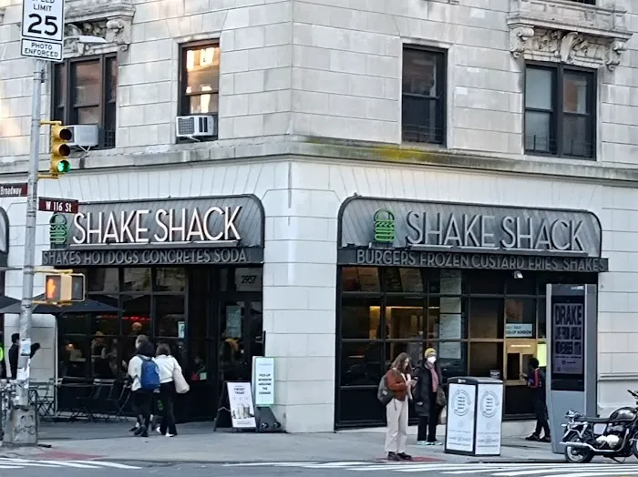 Shake Shack Morningside Heights Picture 10