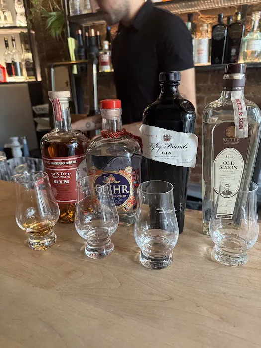 Gin Bar at Enoteca Harlem Picture 6