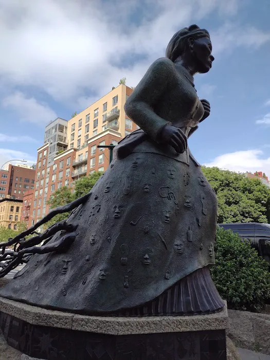 Angel of Harlem Picture 8