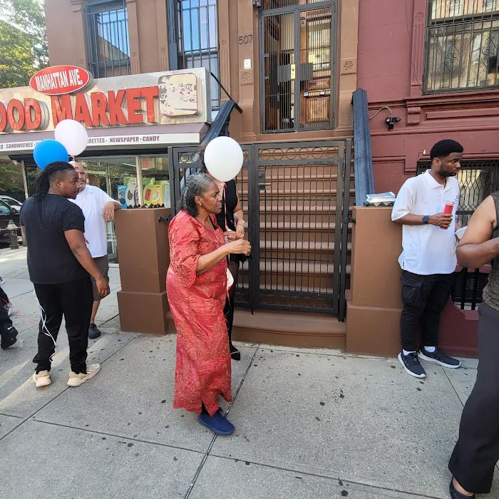 Manhattan Avenue Deli Picture 2