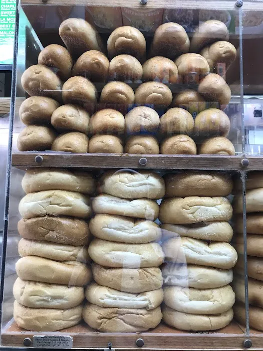 In & Out Deli Grocery Picture 1