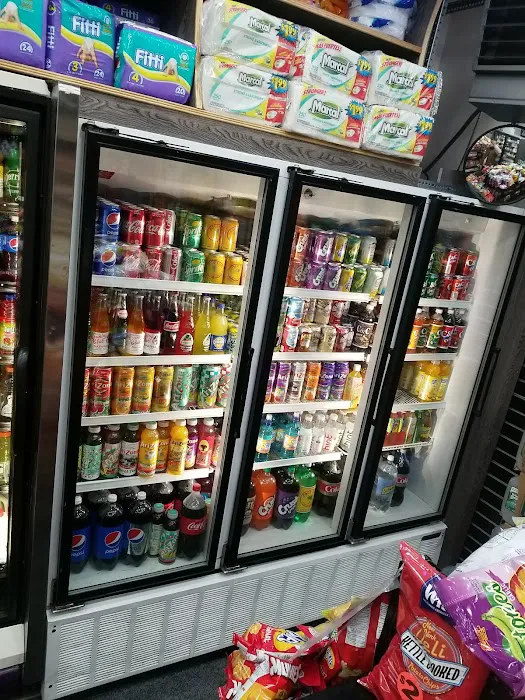 El Barrio Deli Superette Picture 5