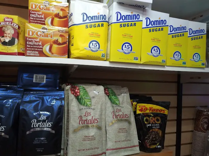 Vaquero Deli Grocery Picture 3