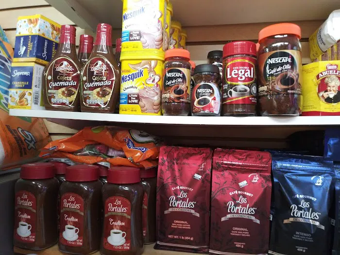Vaquero Deli Grocery Picture 9