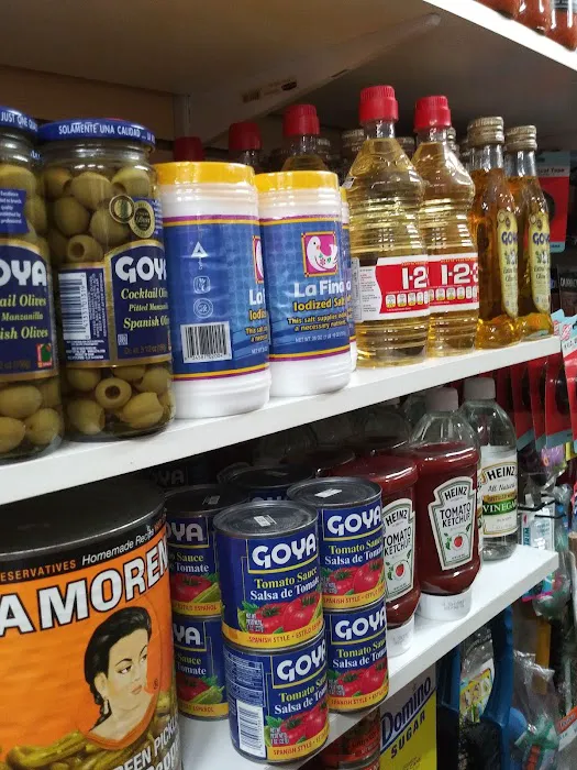 Vaquero Deli Grocery Picture 10