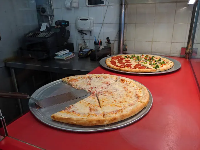 99 Cents Mega Pizza Picture 6