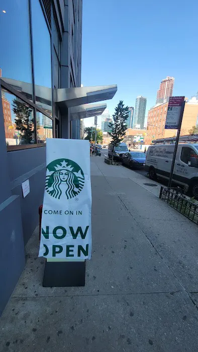 Starbucks Picture 5
