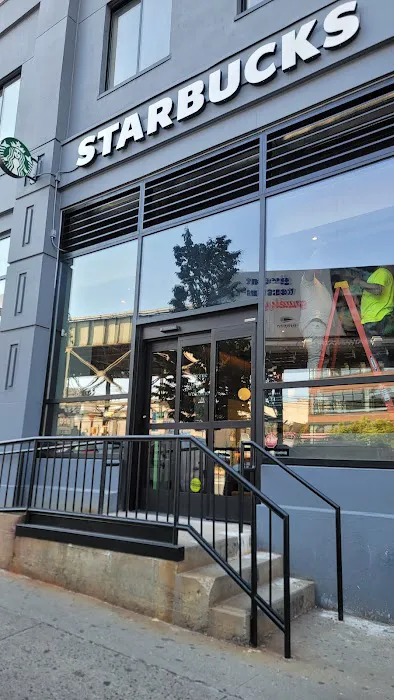 Starbucks Picture 6