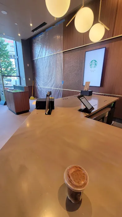 Starbucks Picture 4