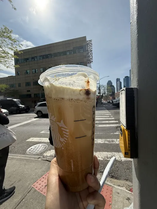 Starbucks Picture 2