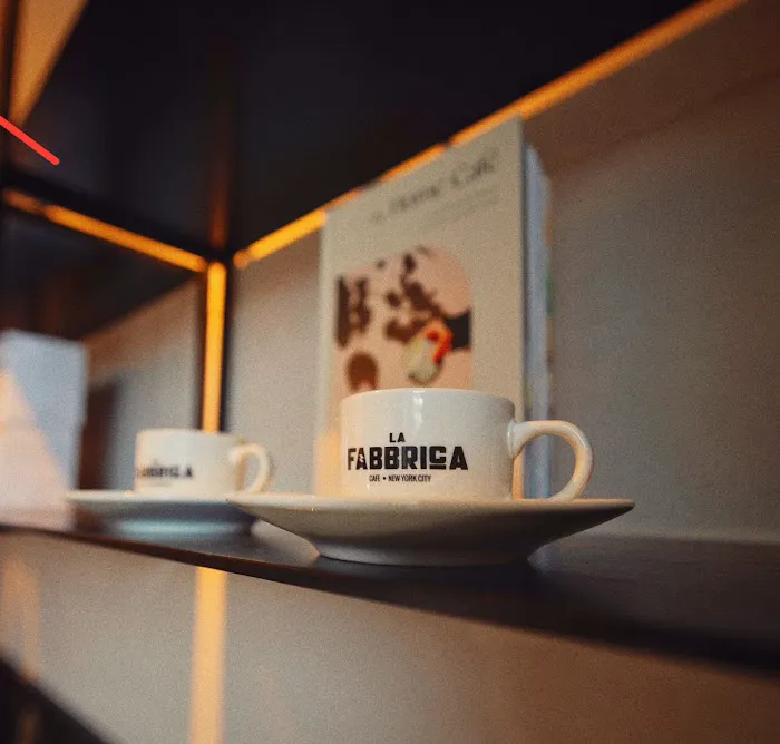 LA FABBRICA CAFE Picture 3