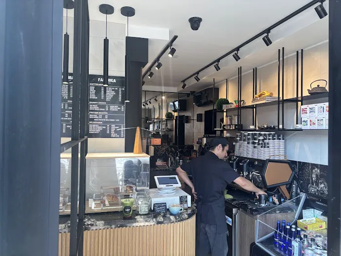 LA FABBRICA CAFE Picture 9