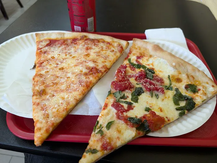 Reg'z New York Pizza Picture 2