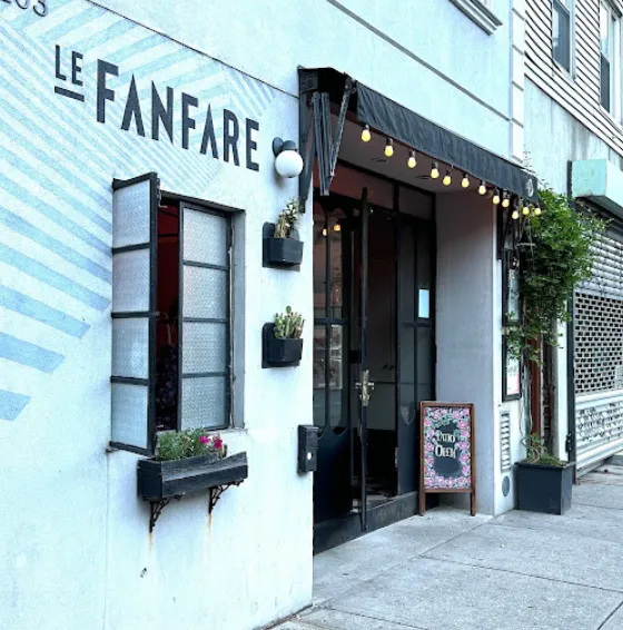 Le Fanfare Picture 9