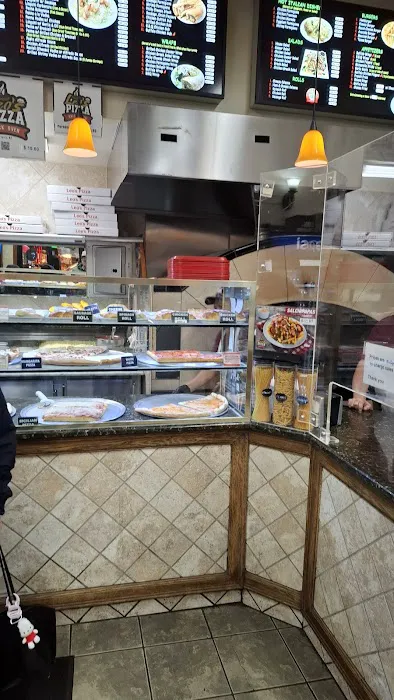 Leo's Pizza Picture 5
