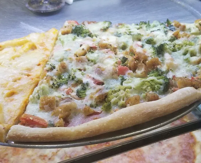 Leo's Pizza Picture 3