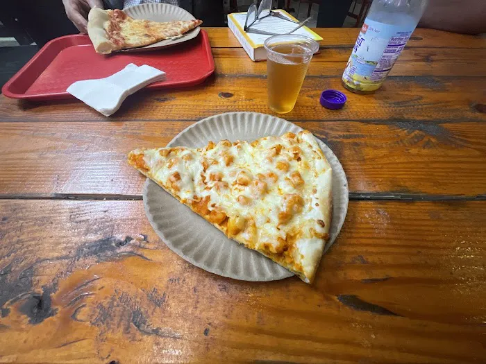 Leo's Pizza Picture 1