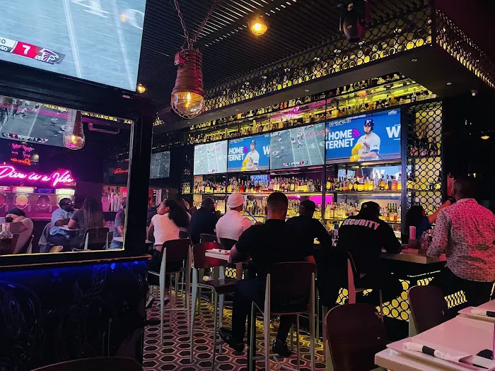 Dive Bar LIC Picture 8