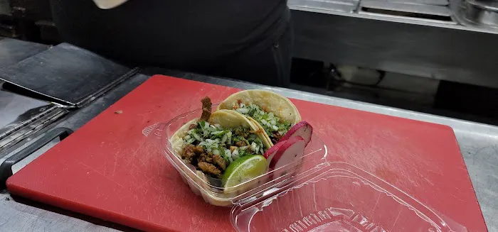 Tacos Pepes Truck Picture 1