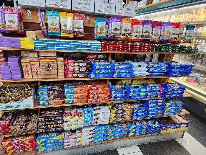 Bahamas Deli & Grill Mini Market Picture 9