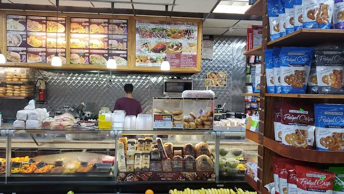 Bahamas Deli & Grill Mini Market Picture 7