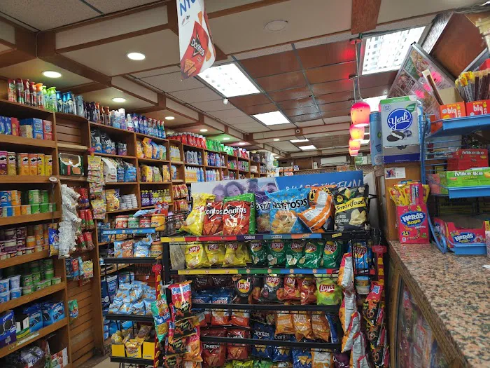 Ali Deli Grocery Picture 3