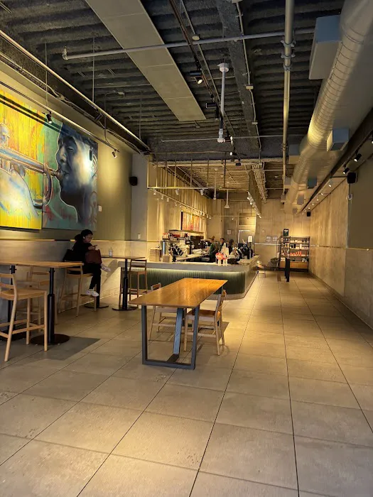 Starbucks Picture 3