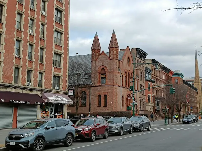 Lenox Gourmet Deli & Grocery Picture 3