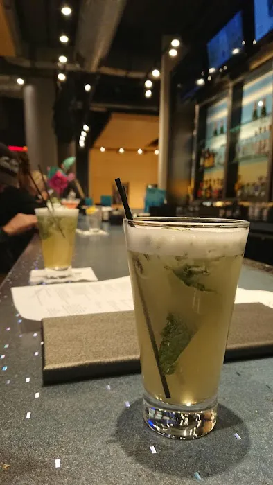 Aloft Harlem Hotel WXYZ Bar Picture 4