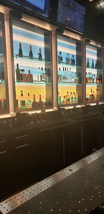 Aloft Harlem Hotel WXYZ Bar Picture 3