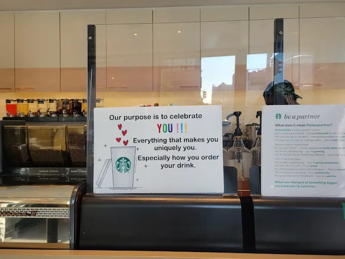 Starbucks Picture 3