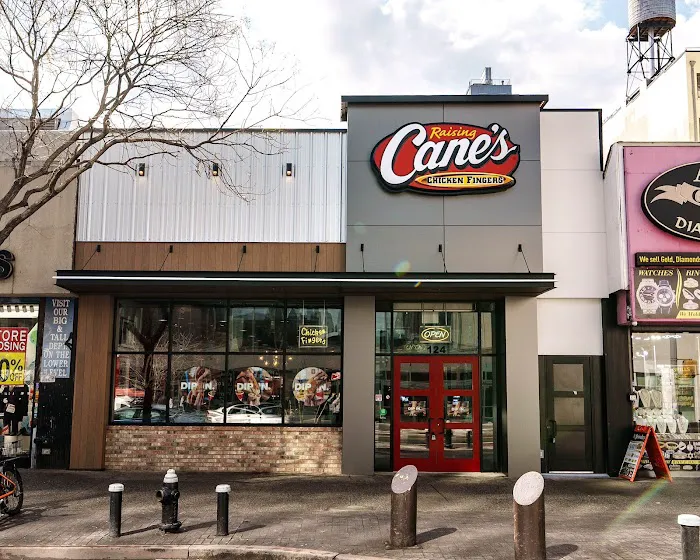 Raising Cane's Chicken Fingers Picture 6