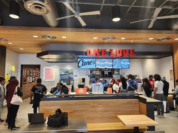 Raising Cane's Chicken Fingers Picture 1
