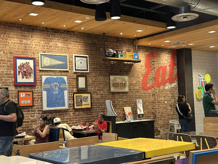 Raising Cane's Chicken Fingers Picture 7