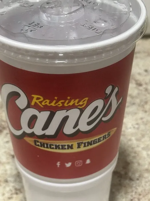 Raising Cane's Chicken Fingers Picture 3