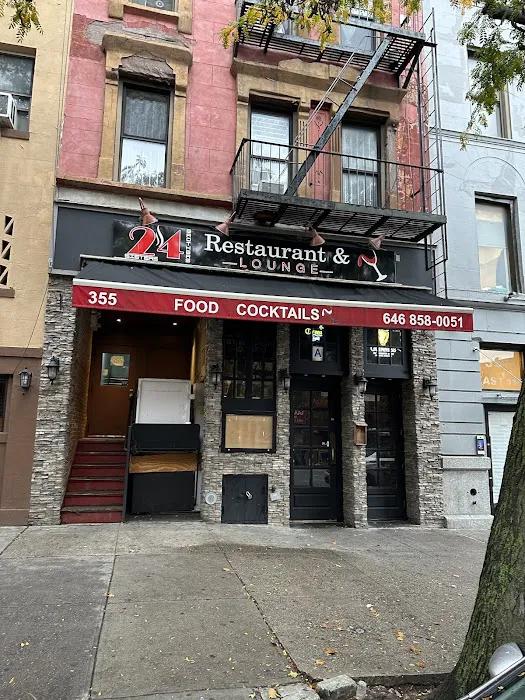2 Sisters 4 Brothers Restaurant & Lounge Picture 5