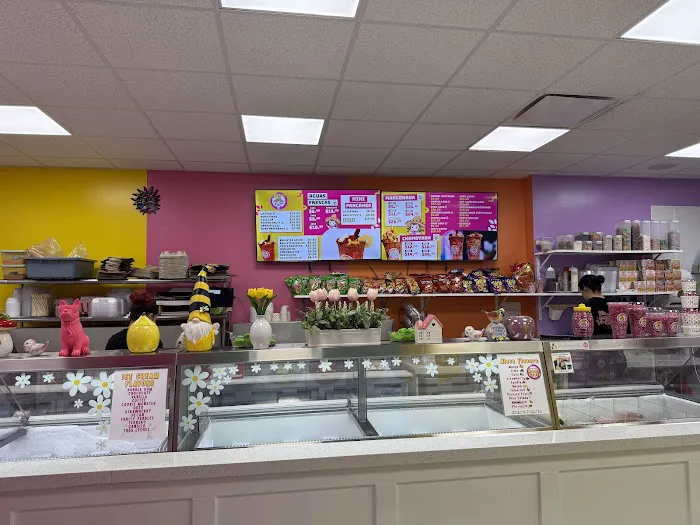 Mayas Snack Bar Picture 3