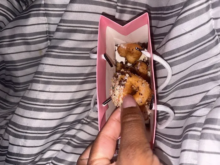 GO DONUTS Picture 5