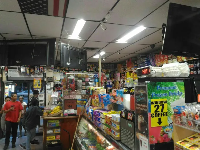 Futuro Deli Grocery Picture 3