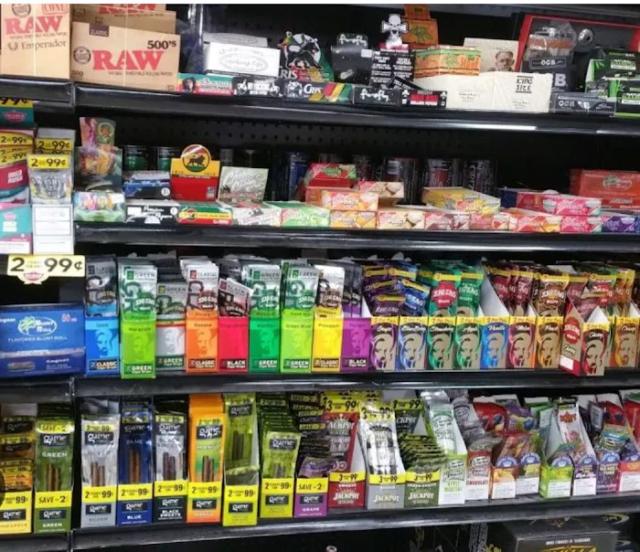 Yummy Deli & Smoke shop Picture 2