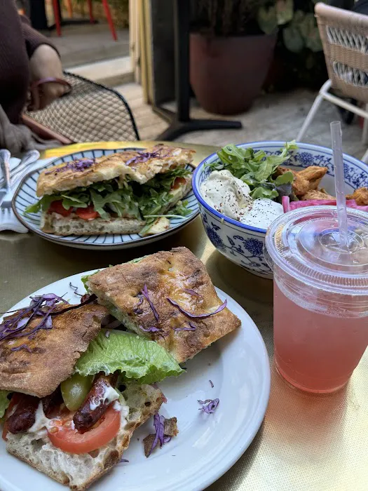 Cafe Alula Picture 1