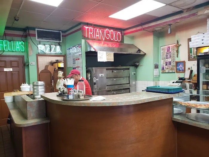 Triangulo Pizzeria Picture 7