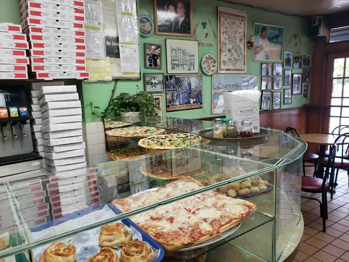 Triangulo Pizzeria Picture 3