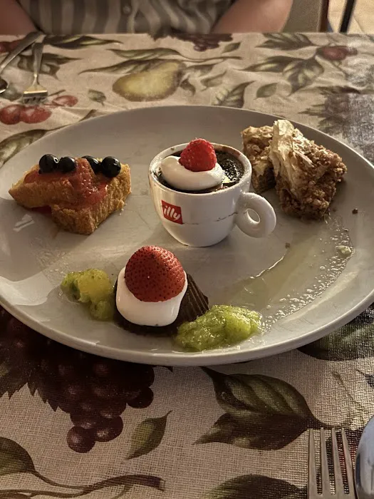Little Armenia Cafe Picture 5