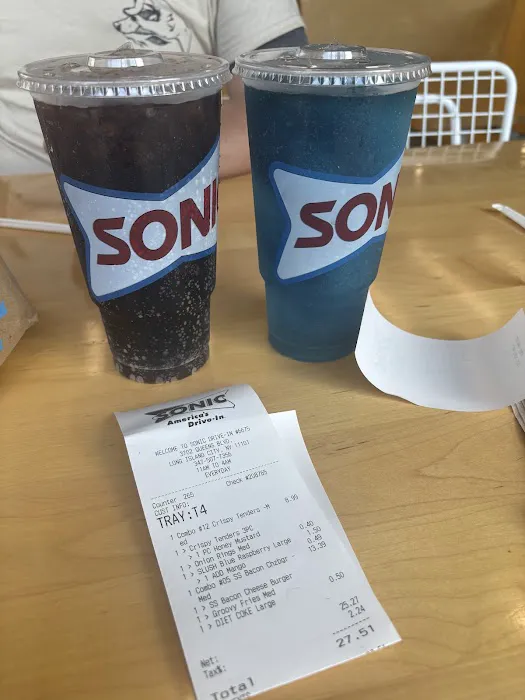 Sonic Drive-In Picture 4