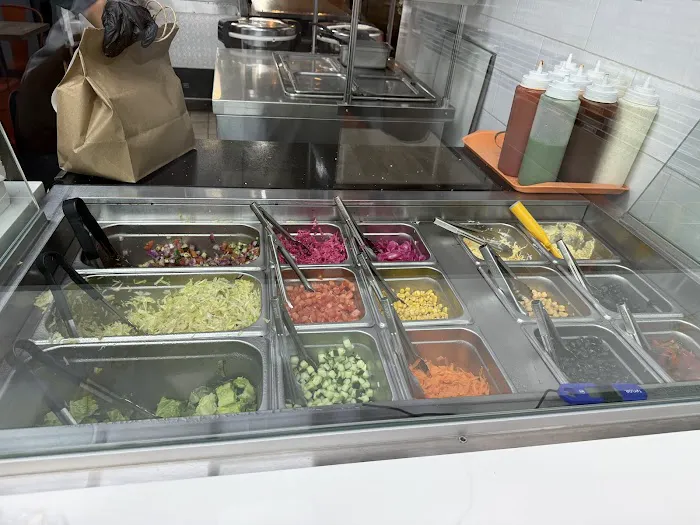 HUNCHOS Halal spot Picture 9