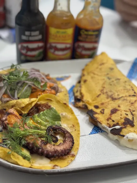 Mariscos El Submarino Picture 4