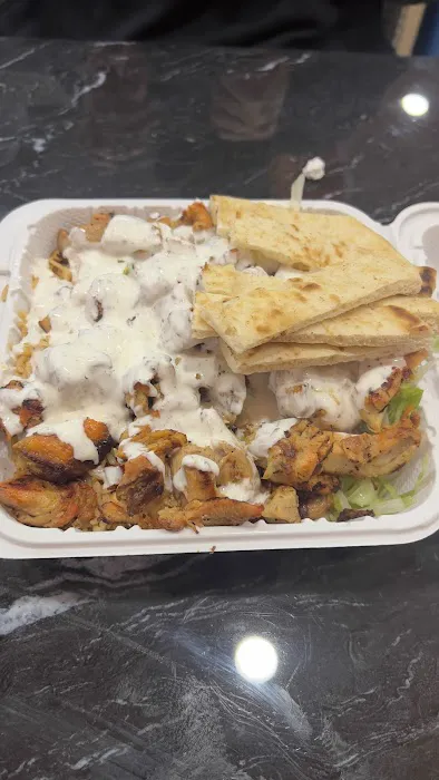 Mazzy’s Halal Spot Picture 1